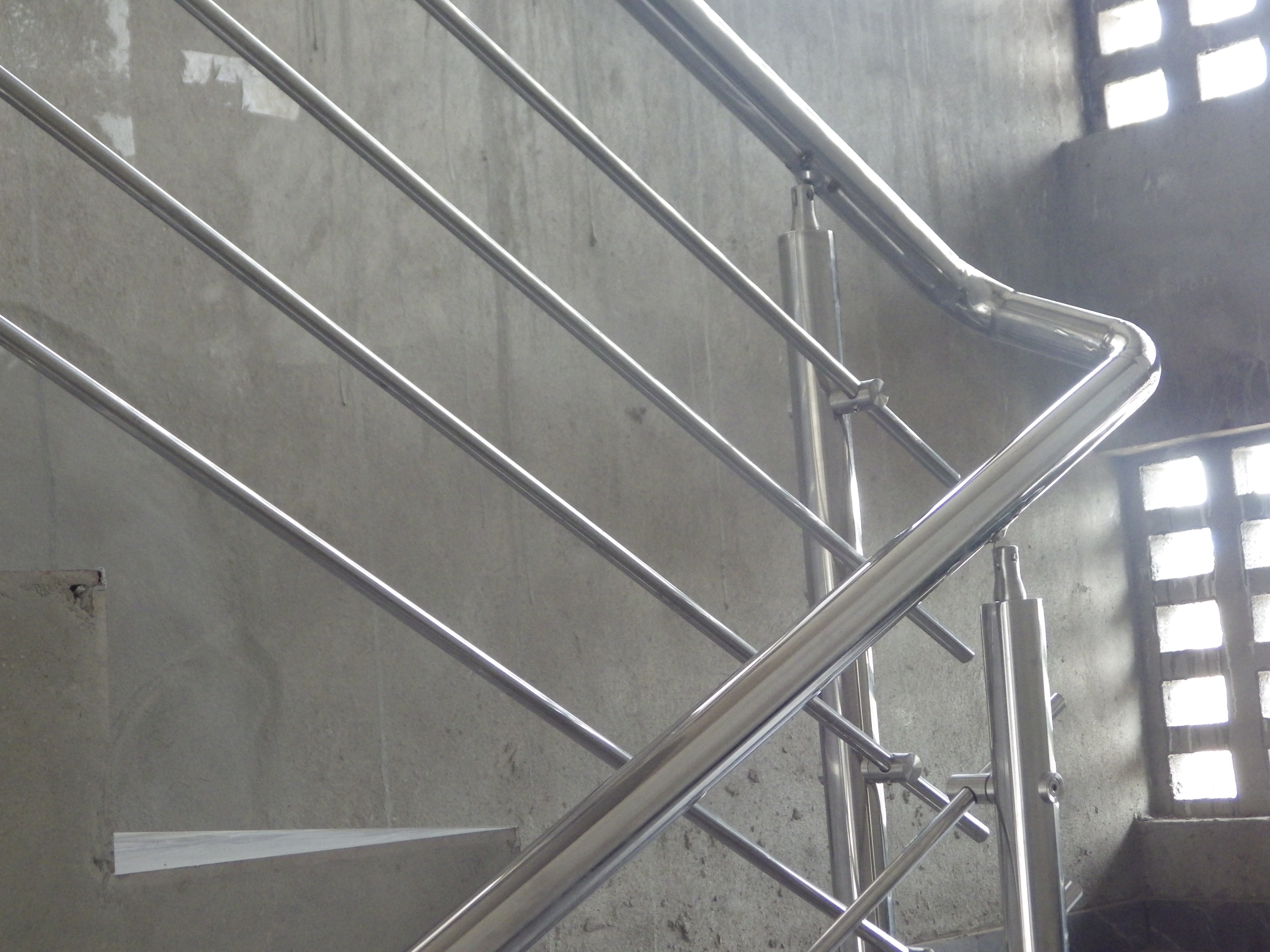 Corrimão de escada inoxidável com curva